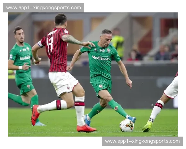 比利亚雷亚尔角球战术奏效 盖耶补射破门展现定位球威胁